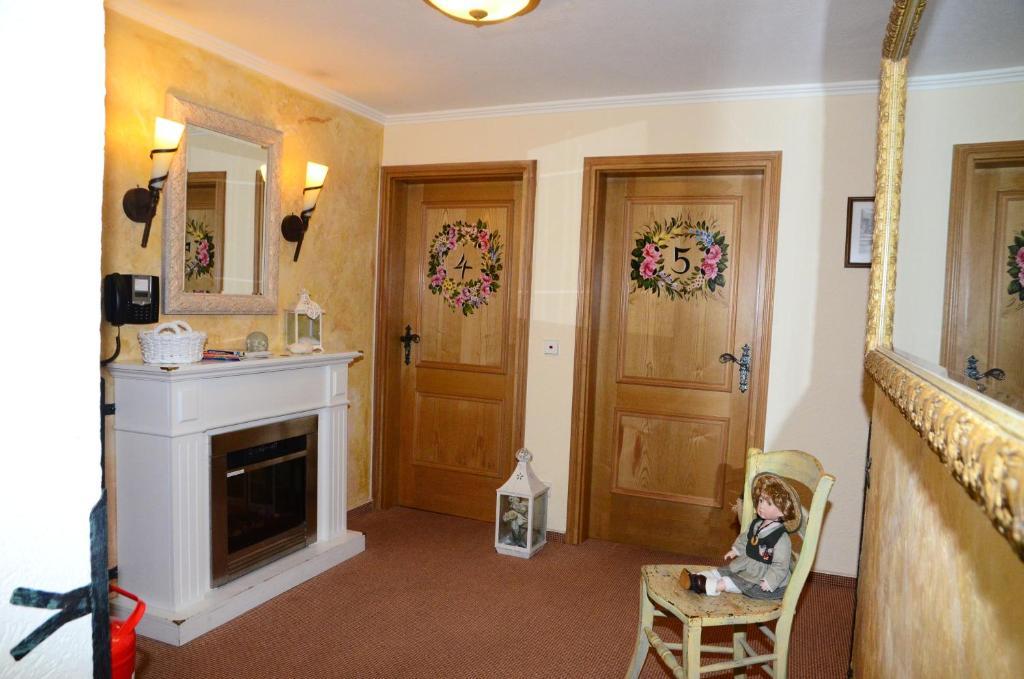 Kofflers-Heuriger Hotel Ettlingen Room photo