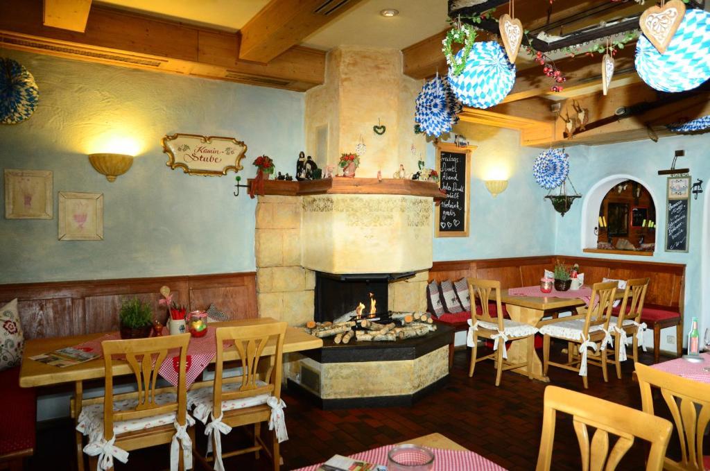 Kofflers-Heuriger Hotel Ettlingen Exterior photo